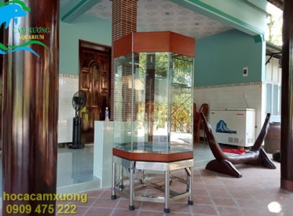 Hồ Bát Giác 